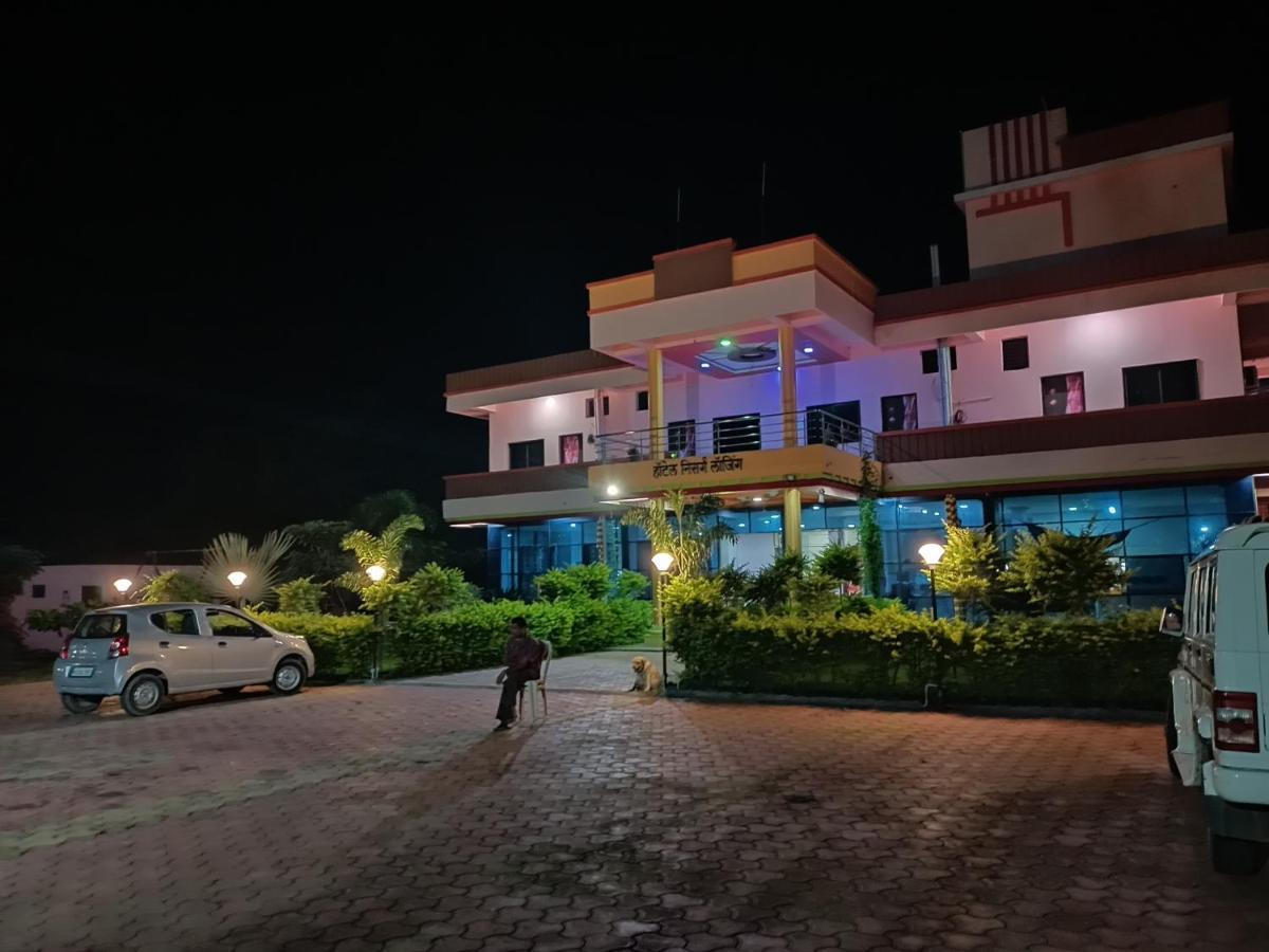 Hotel Nisarg Lodging And Restaurant Aurangabad  Exterior foto