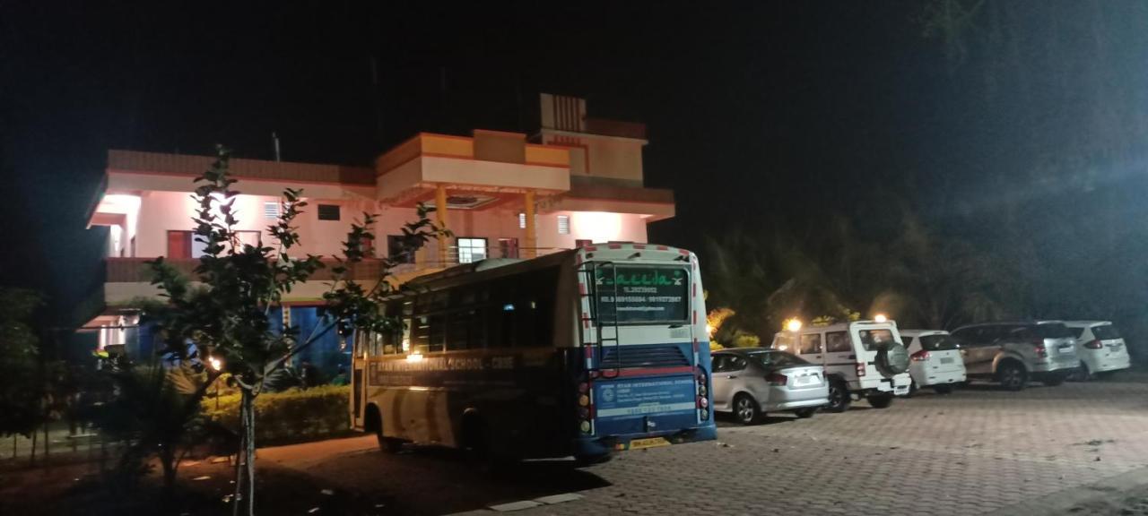 Hotel Nisarg Lodging And Restaurant Aurangabad  Exterior foto