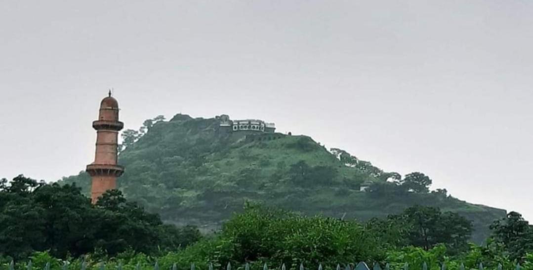 Hotel Nisarg Lodging And Restaurant Aurangabad  Exterior foto