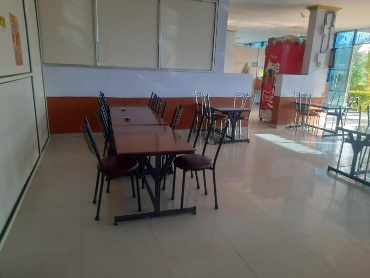 Hotel Nisarg Lodging And Restaurant Aurangabad  Exterior foto