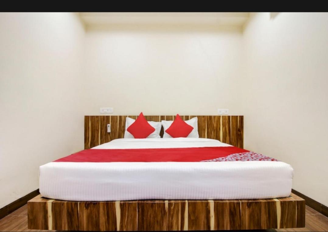 Hotel Nisarg Lodging And Restaurant Aurangabad  Exterior foto
